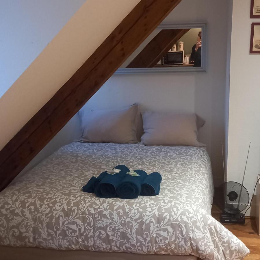 Le Studi'ault De La *